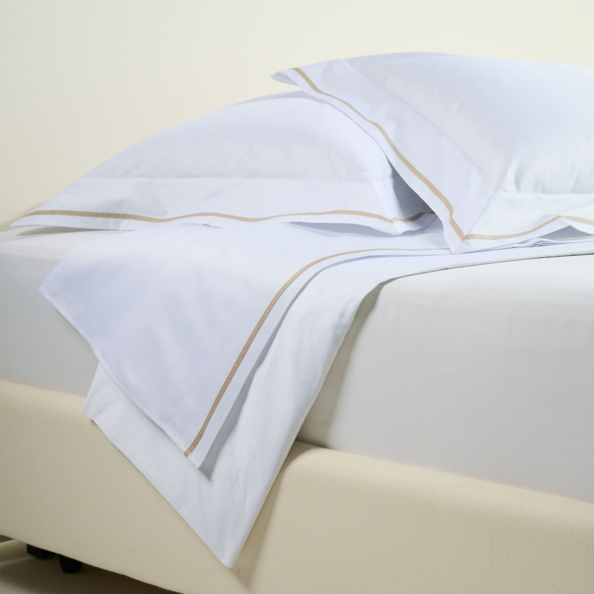 01 10 23 52 Jogo de Lencol Menphis Branco Areia 001.jpg